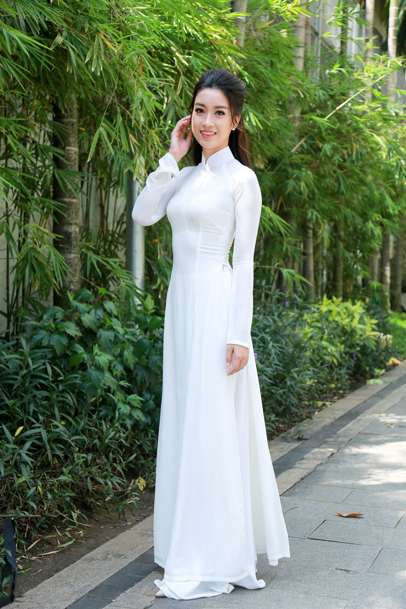 Hoa hậu Mỹ Linh khoe vẻ đẹp tinh khôi, dịu dàng - Ảnh 13