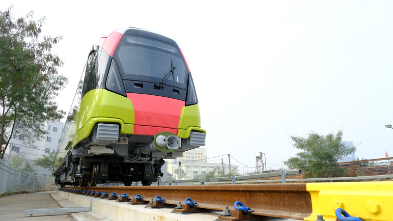 Cận cảnh đoàn tàu đầu tiên tuyến đường sắt đô thị Nhổn - Ga Hà Nội chính thức lăn bánh - Ảnh 3