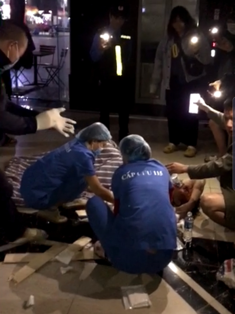 Hà Nội: Ngã từ thang máy ở chung cư Hoàng Huy, 1 người bị thương nặng - Ảnh 2