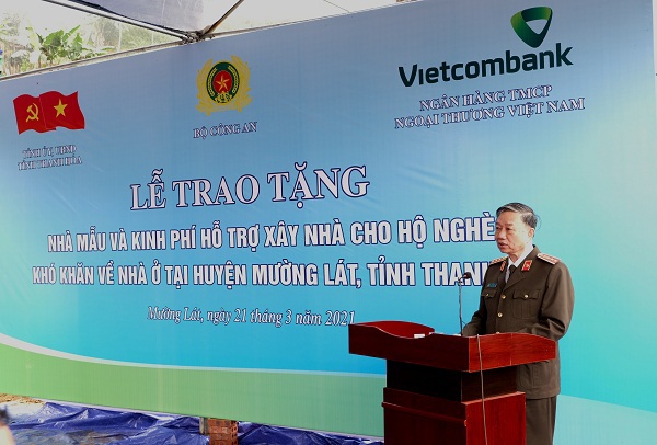 Vietcombank dành 30 tỷ đồng hỗ trợ xây nhà cho hộ nghèo, khó khăn tại huyện Mường Lát - Ảnh 2