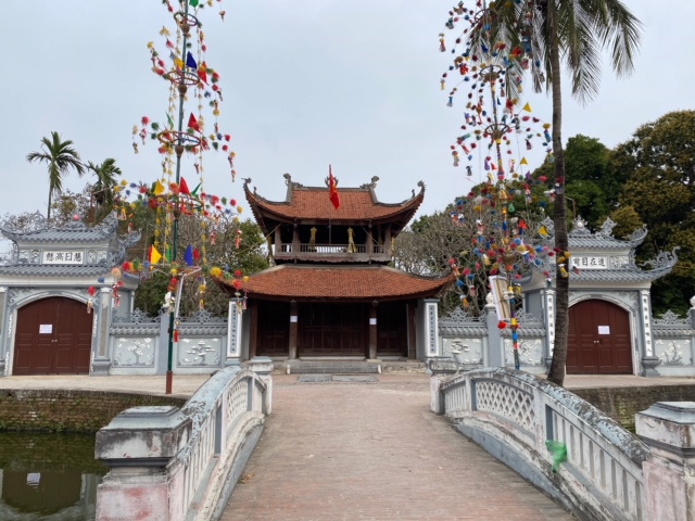 Huyện Thanh Oai: Đền, chùa đóng cửa không đón khách kể cả dân địa phương - Ảnh 2