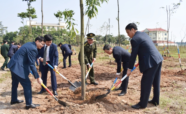 Phòng dịch Covid-19, huyện Mê Linh phát động Tết trồng cây tại từng xã, thị trấn - Ảnh 1