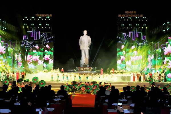 Chủ tịch Quốc hội dự Lễ kỷ niệm 990 năm danh xưng Nghệ An - Ảnh 1