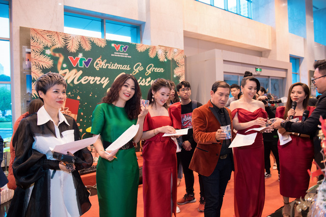 Hoa khôi tài sắc Hồ Như Quỳnh làm giám khảo VTV Christmas Go Green - Ảnh 2