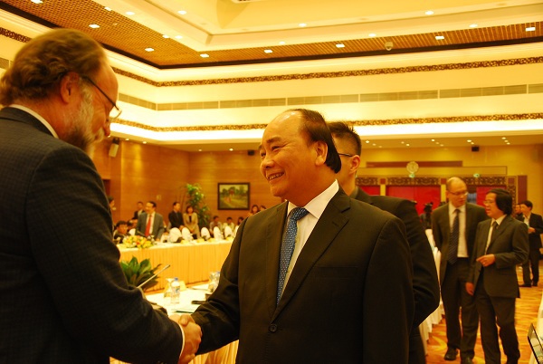 Thủ tướng nghe chuyên gia hiến kế giúp Việt Nam phát triển - Ảnh 1