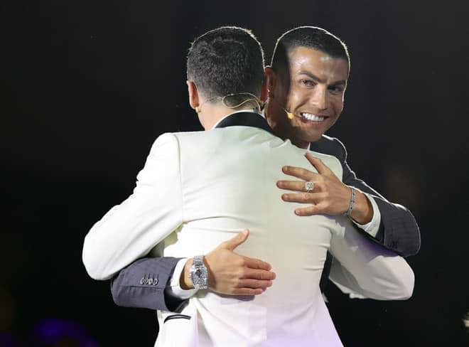 Cristiano Ronaldo- sự vĩ đại đến từ những điều giản dị - Ảnh 2