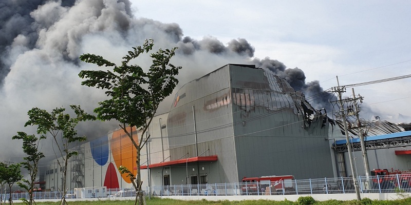 TP Hồ Chí Minh: Cháy lớn trong Khu công nghiệp Hiệp Phước - Ảnh 1