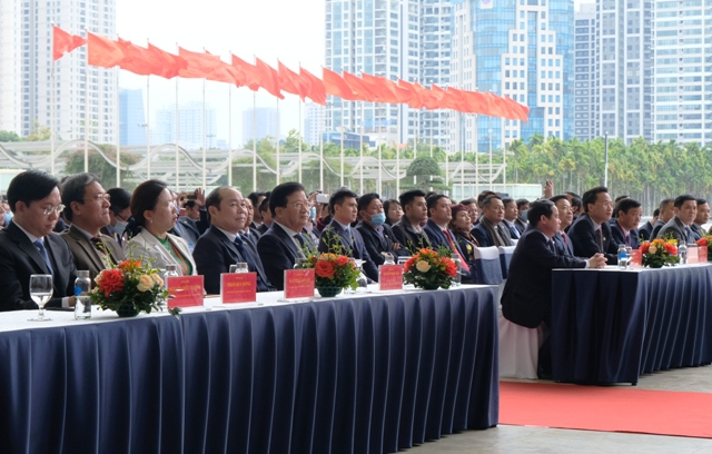 Phó Thủ tướng Trịnh Đình Dũng cắt băng khai mạc triển lãm thành tựu phát triển kinh tế tập thể, hợp tác xã giai đoạn 2016 - 2020 - Ảnh 1
