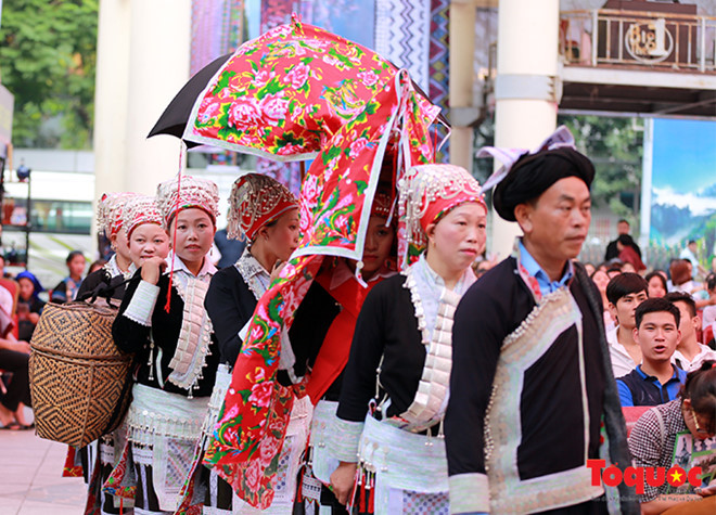 Cận cảnh đám cưới truyền thống của người Dao tại Hà Nội - Ảnh 3