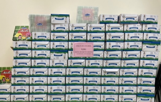 Vinamilk hỗ trợ 45.000 hộp sữa cho hơn 800 trẻ em đang cách ly tại Hà Nội, Hải Dương, Hải Phòng - Ảnh 2