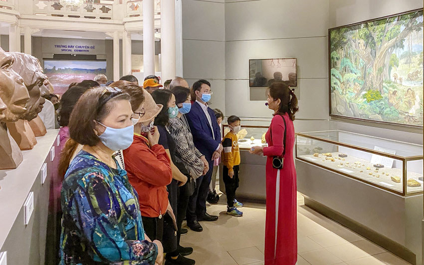 Hội Lữ hành Hà Nội  “ bắt tay” Bảo tàng Lịch sử quốc gia xây dựng tour du lịch mới - Ảnh 2
