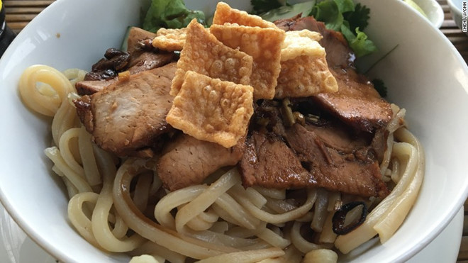 CNN gọi tên 10 món ăn đường phố mang tính biểu tượng của Việt Nam - Ảnh 5