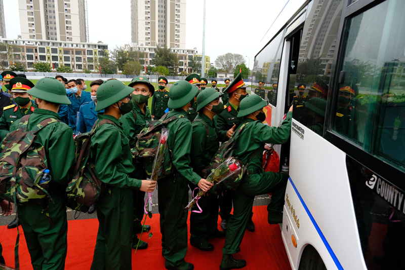 Những hình ảnh ấn tượng trong ngày giao nhận quân năm 2021 tại Hà Nội - Ảnh 14