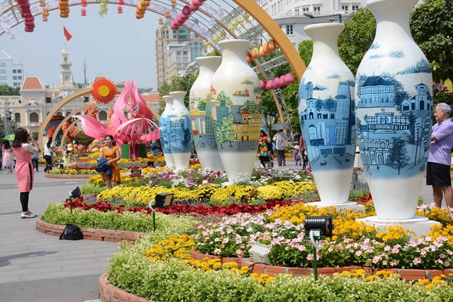 TP Hồ Chí Minh sẽ tổ chức thi thiết kế đường hoa Nguyễn Huệ - Ảnh 1