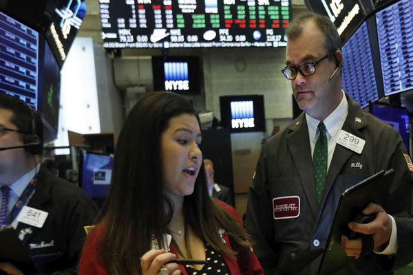 Chứng khoán Mỹ: Dow Jones “rơi” đỉnh, Nasdaq lập mức cao nhất mọi thời đại - Ảnh 1