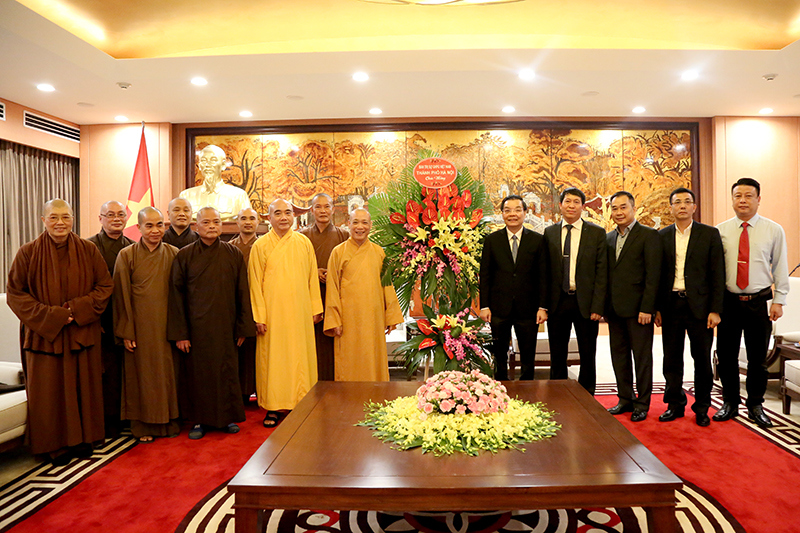 Chủ tịch UBND TP Hà Nội tiếp đoàn đại biểu Ban Trị sự Giáo hội Phật giáo Việt Nam TP Hà Nội - Ảnh 1