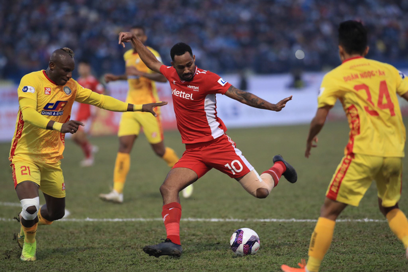 Vòng 2 V-League 2021: Thi đấu mờ nhạt, Viettel và Thanh Hoá có điểm số đầu tiên trong mùa giải mới - Ảnh 1
