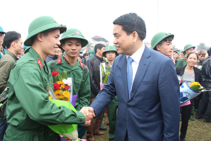 Chủ tịch Nguyễn Đức Chung động viên tân binh lên đường nhập ngũ - Ảnh 2