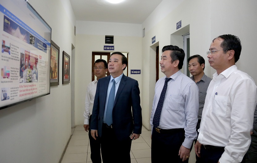 Trao quyết định bổ nhiệm ông Nguyễn Xuân Khánh giữ chức Phó Tổng biên tập báo Kinh tế & Đô thị - Ảnh 4