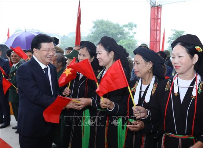 Phó Thủ tướng Trịnh Đình Dũng dự Ngày hội Đại đoàn kết toàn dân tộc tại Lập Thạch, tỉnh Vĩnh Phúc - Ảnh 1