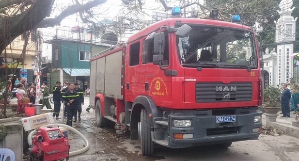 Hà Nội: Cháy lớn tại ngôi nhà 4 tầng trên phố Minh Khai - Ảnh 3