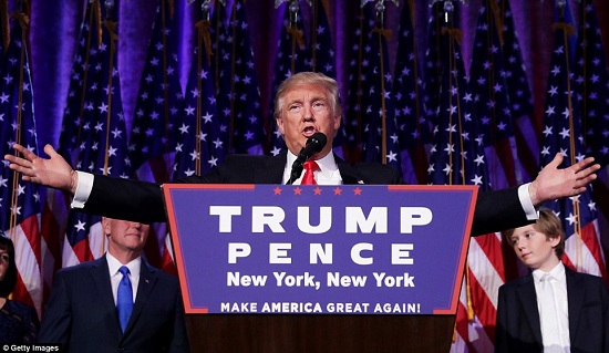 Cử tri Mỹ ăn mừng chiến thắng của ông Trump - Ảnh 1