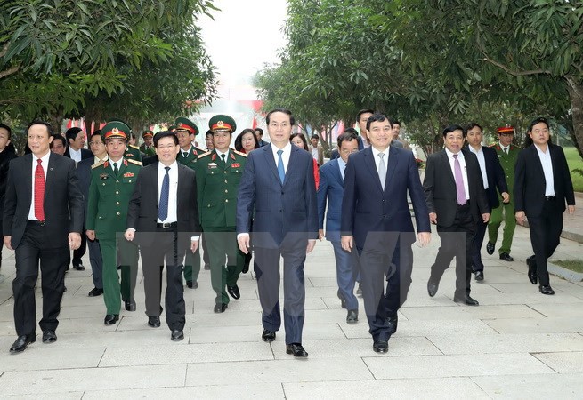 Chủ tịch nước thăm và chúc Tết tại Bộ Tư lệnh Quân khu 4 - Ảnh 1