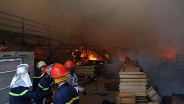 Cháy lớn tại khu công nghiệp Ngọc Hồi - Ảnh 5