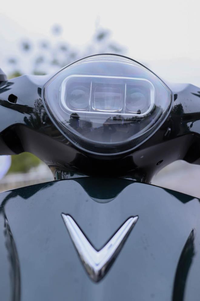 Hé lộ hai siêu phẩm xe máy điện sắp ra mắt của VinFast - Ảnh 6