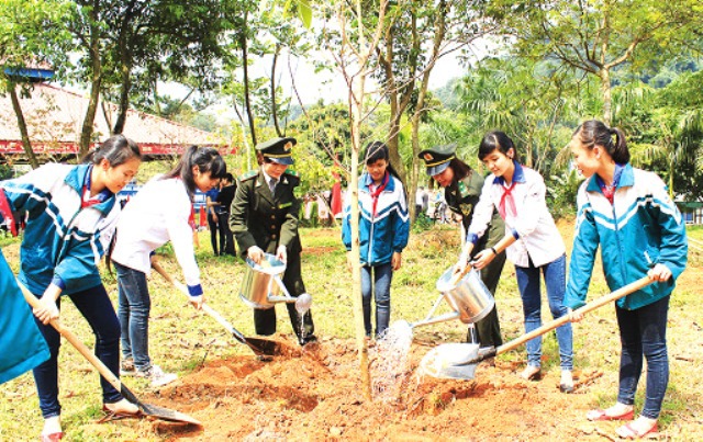 Hà Nội dự kiến trồng trên 400.000 cây xanh đầu Xuân Tân Sửu 2021 - Ảnh 1