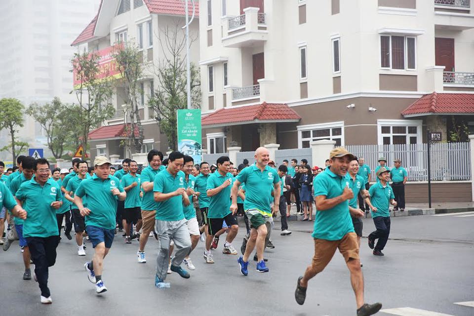 Hơn 1.000 người tham gia giải chạy “Vì sức khỏe toàn dân” - Ảnh 1