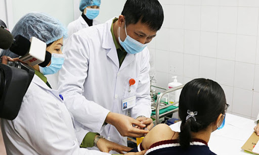 Việt Nam sẽ ưu tiên tiêm vaccine Covid-19 cho đối tượng nào? - Ảnh 1