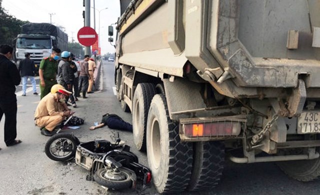 Tai nạn giao thông mới nhất hôm nay 31/1: Nữ sinh lớp 9 tử vong thương tâm dưới bánh xe tải - Ảnh 3