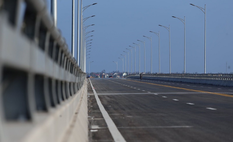 Cận cảnh cầu đường bộ dài nhất miền Trung vừa chính thức thông xe - Ảnh 9