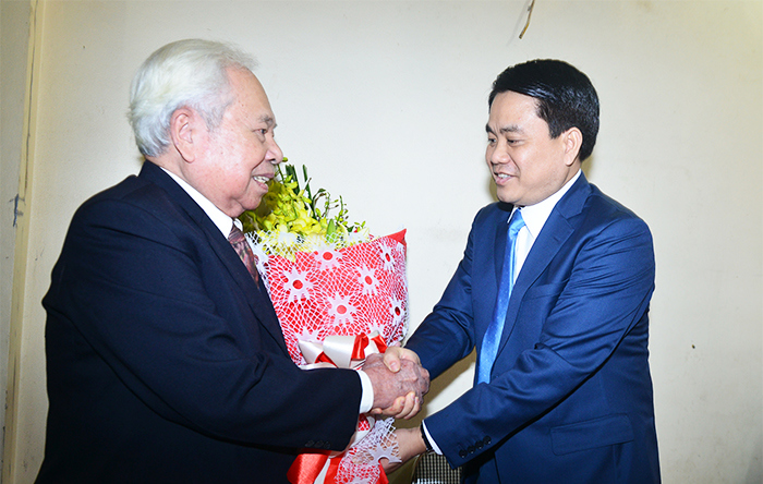 Chủ tịch Nguyễn Đức Chung thăm hỏi, tặng quà gia đình chính sách huyện Thanh Trì - Ảnh 1