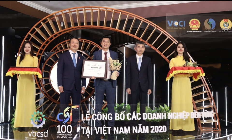 Amway Việt Nam được vinh danh trong 100 doanh nghiệp phát triển bền vững hàng đầu Việt Nam năm 2020 - Ảnh 1