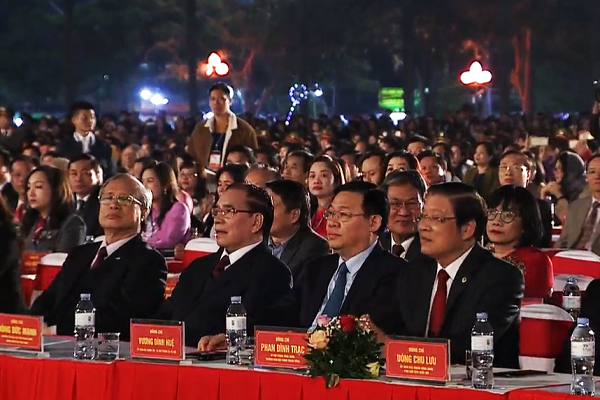 Chủ tịch Quốc hội dự Lễ kỷ niệm 990 năm danh xưng Nghệ An - Ảnh 2