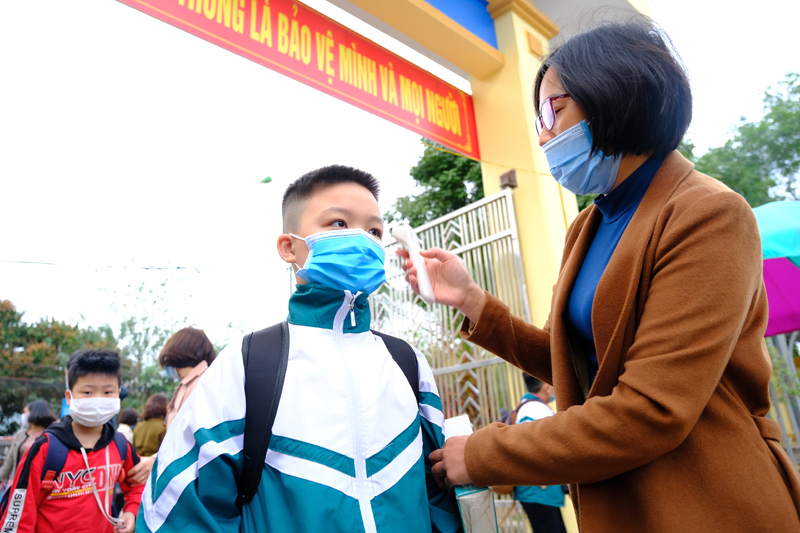 Hà Nội: Ngày đầu trở lại trường của học sinh sau kỳ nghỉ dài 30 ngày - Ảnh 2