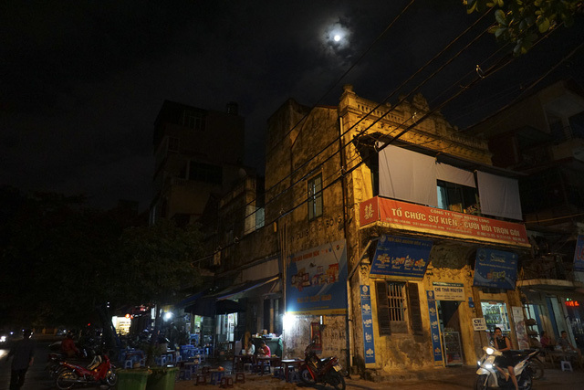Cận cảnh siêu trăng tại Hà Nội - Ảnh 8