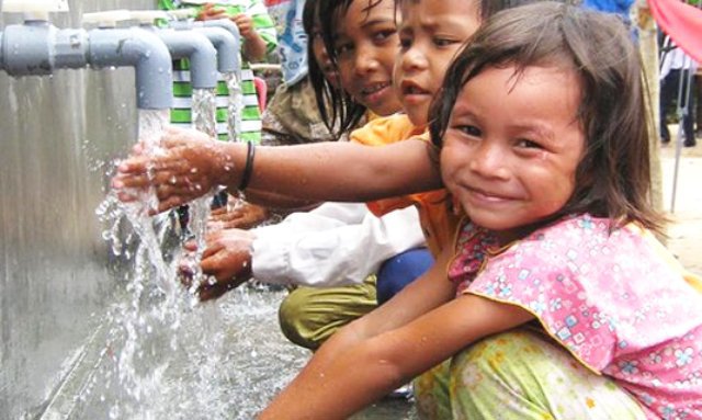 Nước sạch vẫn chưa đến được với trên 30 triệu người dân nông thôn - Ảnh 1