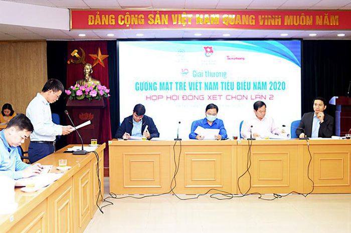 "Cha đẻ" ATM gạo là 1 trong 10 Gương mặt trẻ Việt Nam tiêu biểu năm 2020 - Ảnh 1