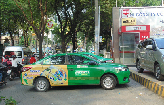 TP Hồ Chí Minh: Cận cảnh vỉa hè quận 1 sau những ngày ra quân rầm rộ - Ảnh 4