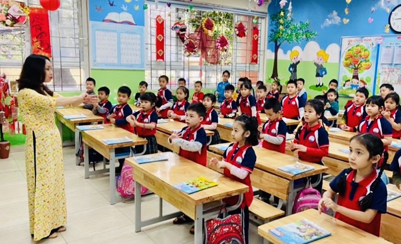 Hà Nội: Ngày đầu trở lại trường của học sinh sau kỳ nghỉ dài 30 ngày - Ảnh 11