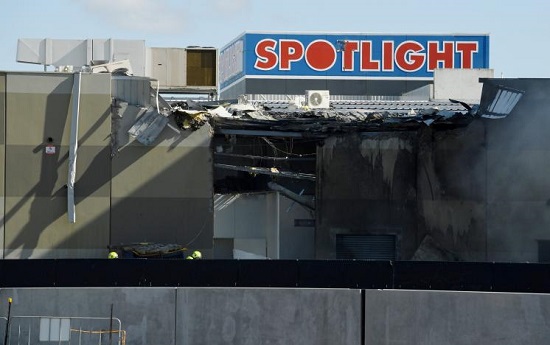 Australia: Máy bay đâm vào trung tâm thương mại, 5 người thiệt mạng - Ảnh 3