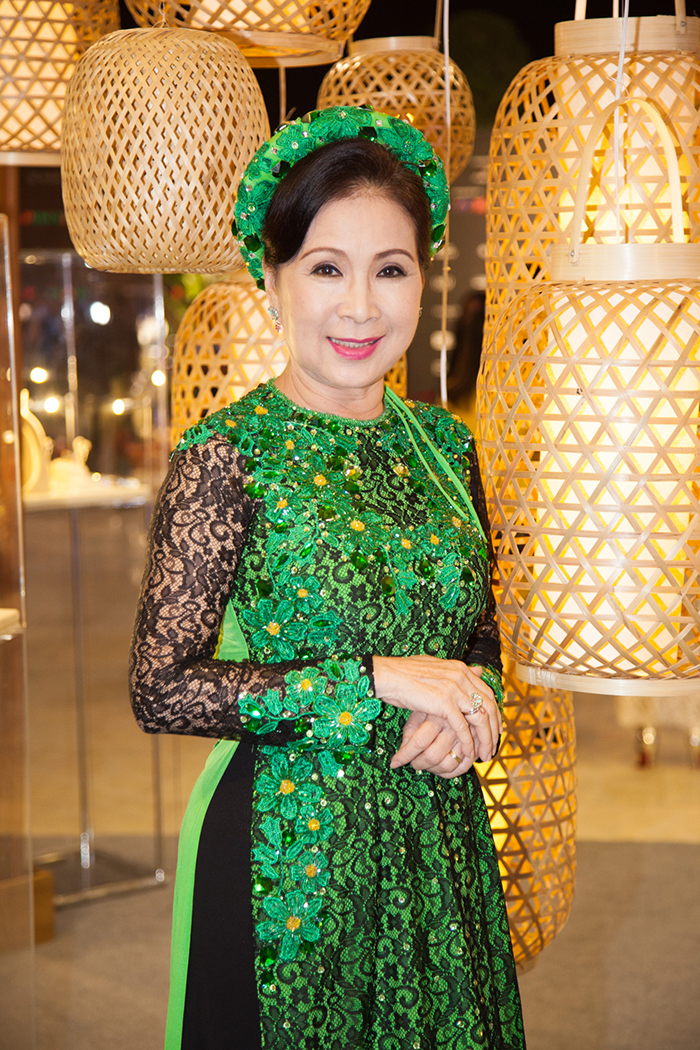 Hoa hậu hoàn vũ Singapore mặc lại váy của Thanh Hằng - Ảnh 5