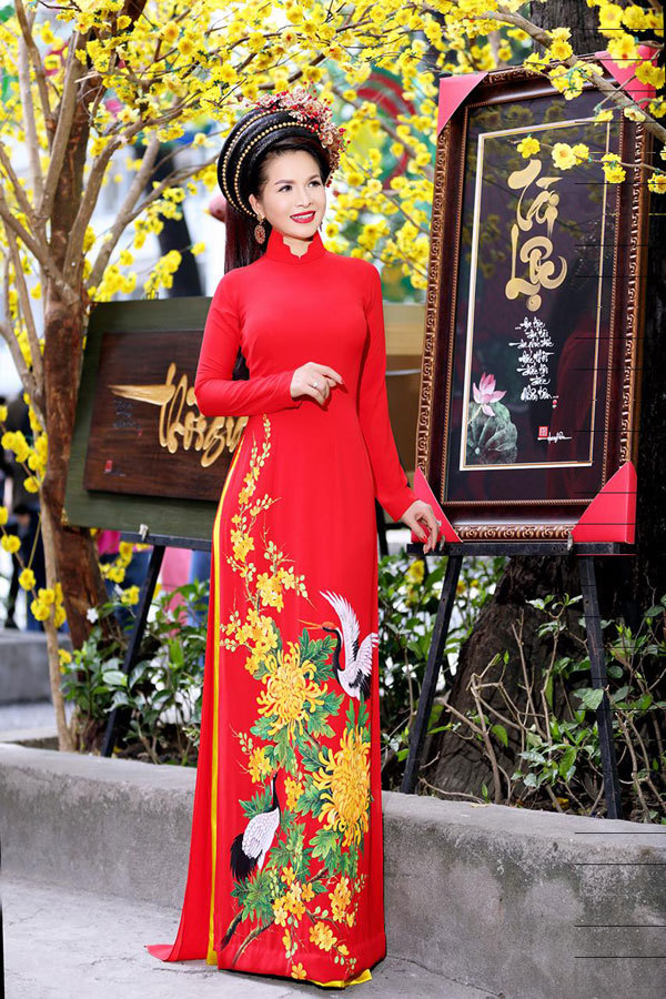 Người đẹp Việt xúng xính áo dài xuống phố đón Xuân - Ảnh 5