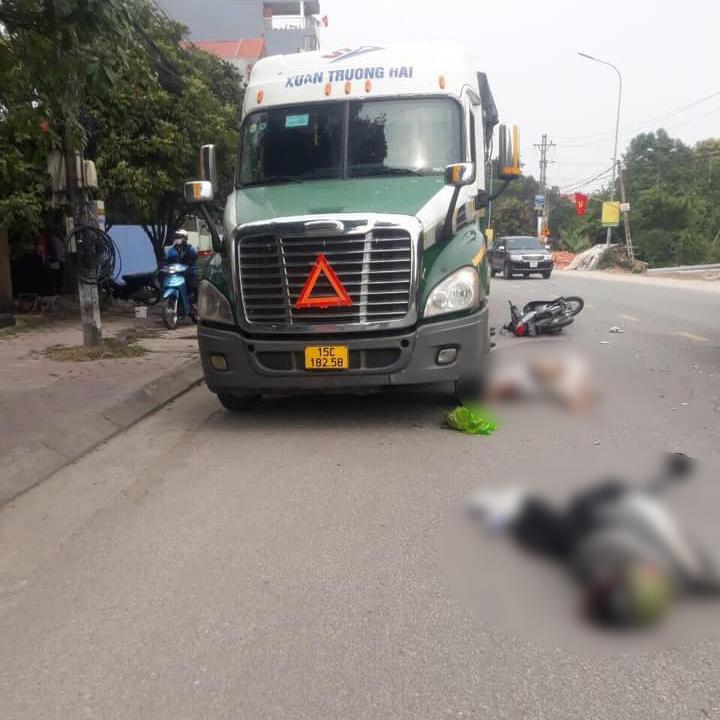 Hưng Yên: Ô tô khách vượt xe cùng chiều gây tai nạn liên hoàn - Ảnh 1