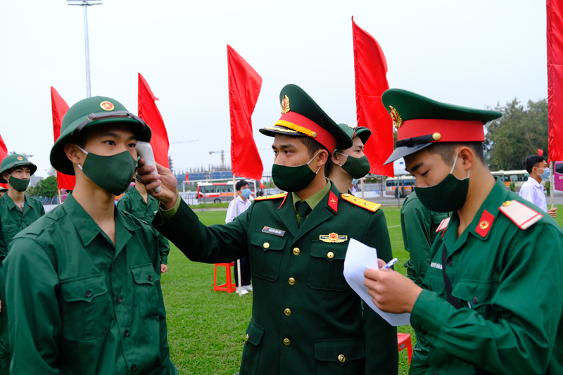 Những hình ảnh ấn tượng trong ngày giao nhận quân năm 2021 tại Hà Nội - Ảnh 6