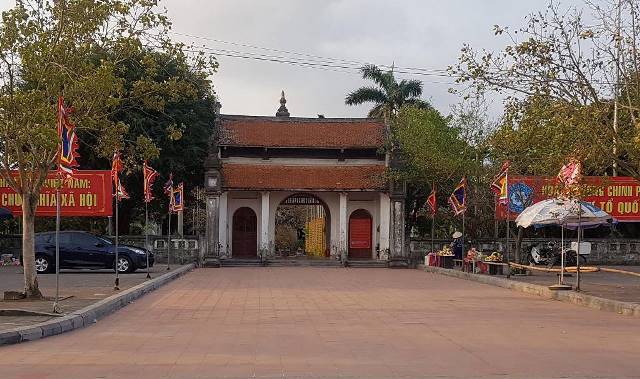 Cảnh tượng hiếm thấy tại các di tích đền, chùa ở Nam Định trong mùa lễ hội - Ảnh 1