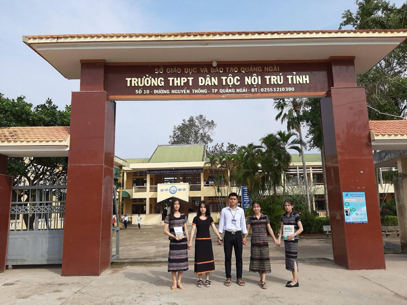 Trường THPT Dân tộc Nội trú tỉnh Quảng Ngãi - Dấu ấn 30 năm - Ảnh 2